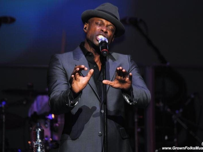 Kem performing in Atlanta