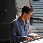 El DeBarge playing during sound check