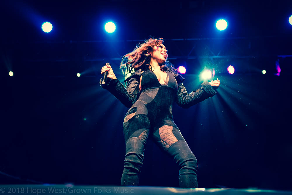Chante Moore performing onstage at Center Stage in Atlanta