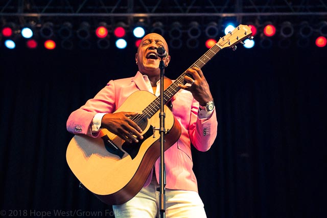 © Hope West/Grown Folks Music - Peabo Bryson performing in Atlanta at the Mable House Barnes Amphitheater