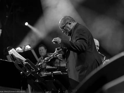 Quincy Jones performing at the Fox Theatre in Atlanta for the American Cancer Society benefit concert